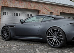 Aston Martin DBS Superleggera by Wheelsandmore bok