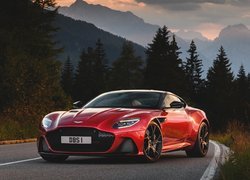 Aston Martin DBS Superleggera, Droga, Góry