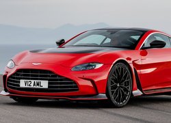 Aston Martin V12 Vantage przód