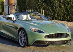 Aston Martin Vanquish przodem