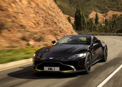 Aston Martin Vantage V8, Droga