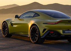 Oliwkowy, Aston Martin Vantage, 2024