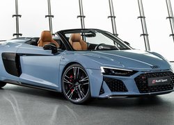 Audi R8 z brązową tapicerką