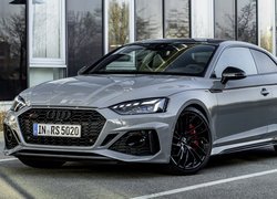 Szare, Audi RS 5 Coupe