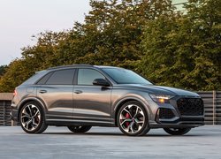 Audi RS Q8, Bok