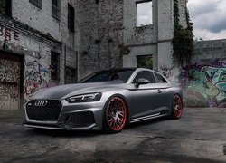 Audi RS5, Przód