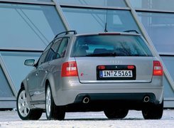 Audi S6 AVANT z 2002 roku