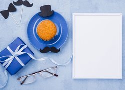 Dzień Ojca, Biała, Ramka, Prezent, Talerzyk, Ciasteczko, Muszka, Wąsy, Kapelusz, Okulary, Niebieskie, Tło