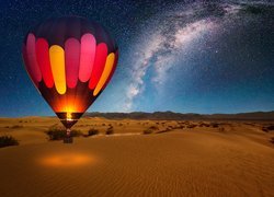 Balon nad pustynią