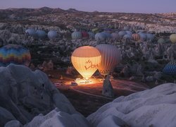 Turcja, Kapadocja, Park Narodowy Goreme, Góry, Skały, Kościoły, Balony