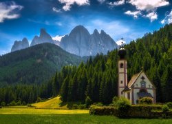 Włochy, Dolina Val di Funes, Dolomity, Góry, Kościółek św. Jana w Ranui