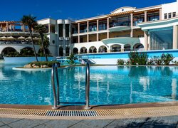 Basen w hotelu Atrium Prestige w Lachanii