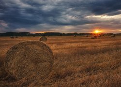 Pole, Słoma, Bele, Ściernisko, Chmury, Zachód słońca