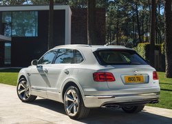 Bentley Bentayga Hybrid, Tył