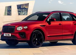 Bentley Bentayga V8 First