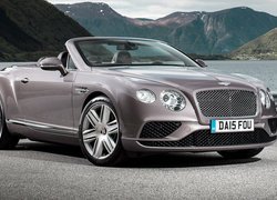 Bentley Continental GT V8 na tle gór