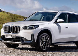 Białe BMW X1