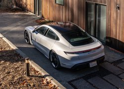 Białe, Porsche Taycan Turbo S, 2020