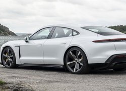 Porsche Taycan Turbo, 2019