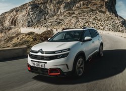 Biały Citroen C5 Aircross