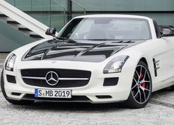 Biały, Mercedes-Benz SLS AMG GT