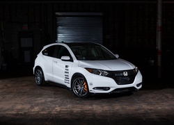 Biały samochód Honda HR-V Fox Marketing z 2015 roku