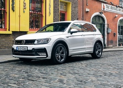 Biały, Volkswagen Tiguan R-Line, 2016