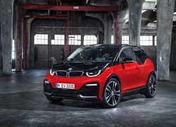 Czerwono-czarne, BMW i3, Przód