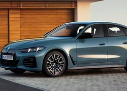 BMW i4, M50