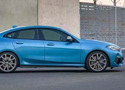 BMW M235i Gran Coupe Seria 2 bokiem