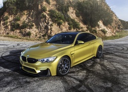 BMW M4 Coupe F82 Austin Yellow