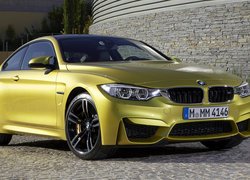 BMW M4 Coupe przodem