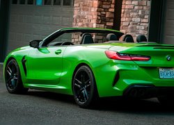 BMW M8 w kolorze zielonym