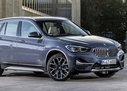 BMW X1 bok i przód