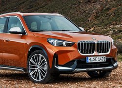 BMW X1 przód i bok