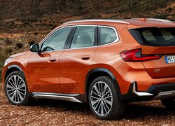 BMW X1 tył i bok