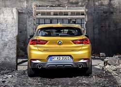 BMW X2, Tyłem