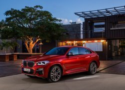 Czerwone, BMW X4 M40d