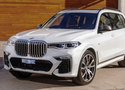 Białe, BMW X7 M50d, 2019