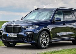 BMW X7 M50i