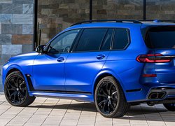 BMW X7 M60i bok