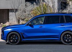 BMW X7 M60i bokiem