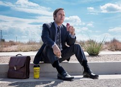 Serial, Better Call Saul, Zadzwoń do Saula, Aktor, Bob Odenkirk, Postać, Jimmy McGill, Saul Goodman, Kawa, Teczka, Lody