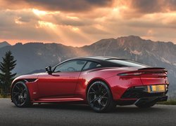 Aston Martin DBS, Superleggera, Góry, Droga
