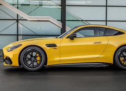 Bok Mercedesa-AMG GT 43 Coupe