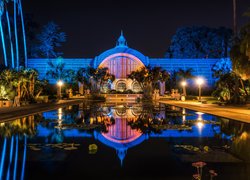 Botanical Building and Lily Pond w Parku Balboa