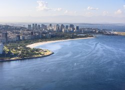 Brazylijskie miasto Rio de Janeiro nad zatoką Guanabara