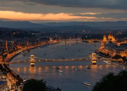 Węgry, Budapeszt, Rzeka Dunaj, Most Łańcuchowy, Parlament, Noc