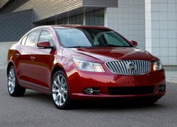 Czerwony, Buick LaCrosse