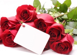 Bukiet czerwonych róż z bilecikiem